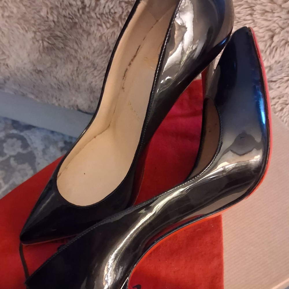 Christian Louboutin Black Patent Leather Pointed-Toe Pumps with Red Soles - Picture 3 of 6